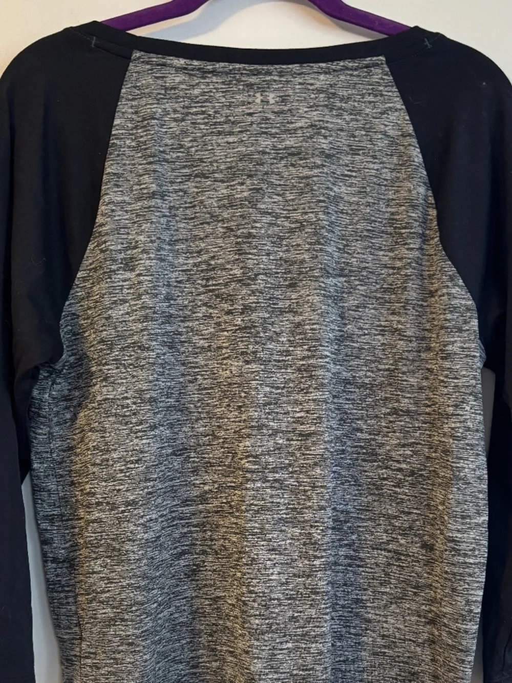 Under Armour 3/4 Long Sleeve Baseball Tee Black Gray Contrast shirt Medium - Picture 4 of 4